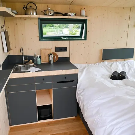 Sleep Space 1 - Tiny Spot Eider Suderstapel