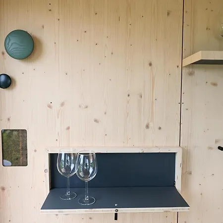 Sleep Space 1 - Tiny Spot Eider Vakantiehuis Suderstapel