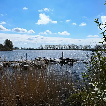 Sleep Space 1 - Tiny Spot Eider Vakantiehuis Suderstapel