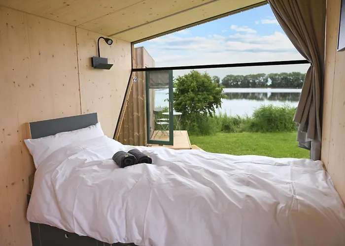 Sleep Space 1 - Tiny Spot Eider Vakantiehuis Suderstapel