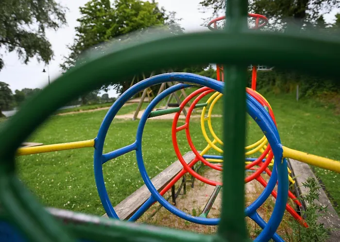 Sleep Space 1 - Tiny Spot Eider *