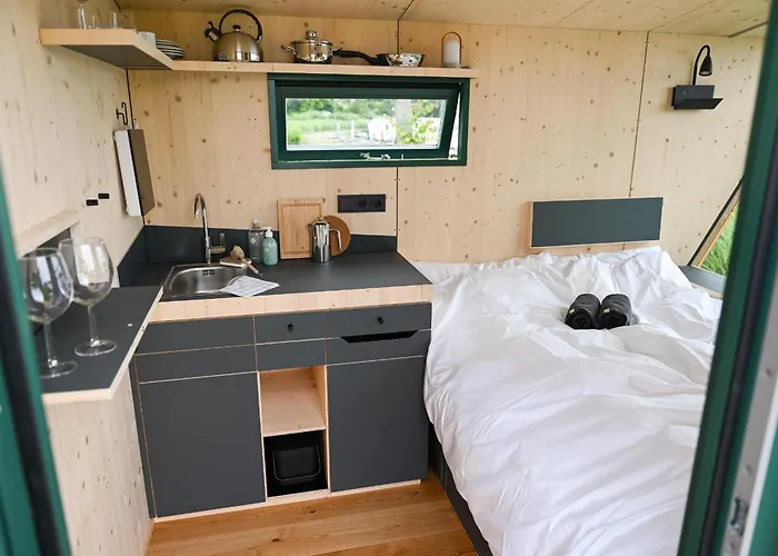 Sleep Space 1 - Tiny Spot Eider Suderstapel