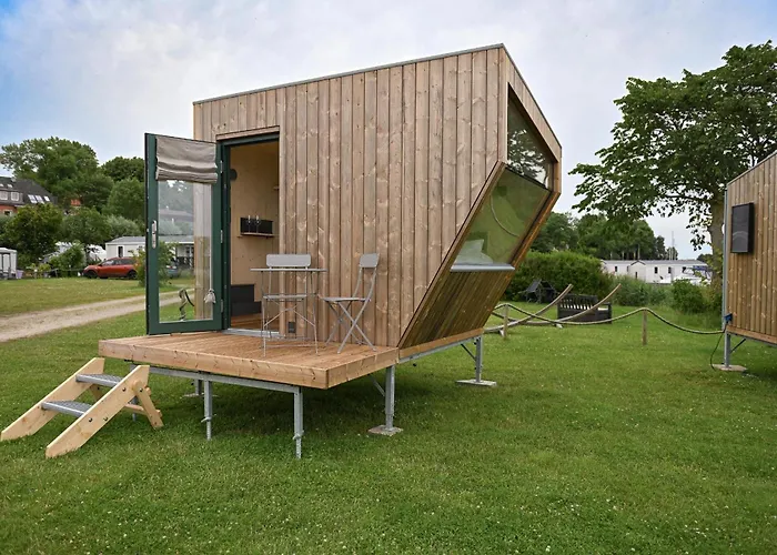 Sleep Space 1 - Tiny Spot Eider Suderstapel